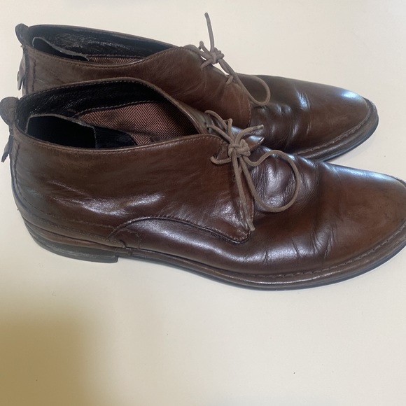 Leather Chukka boots - Picture 2 of 3